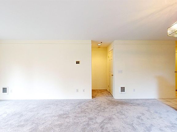 4th image of 15335 Sunwood Boulevard #C101