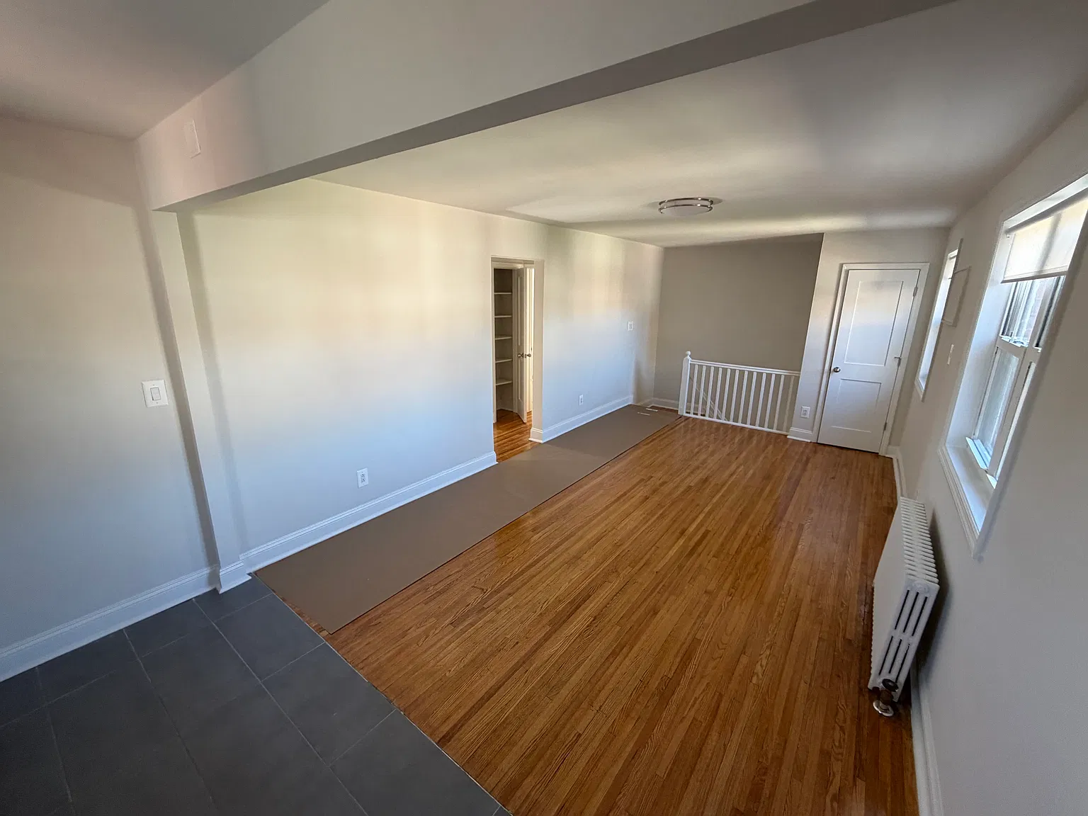 2 bed, 975 sqft, $2,649 — Photo 3