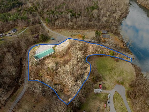 2nd image of 786 Ray Mann Rd