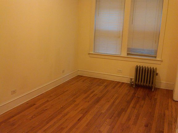 3rd image of 4934 N Winthrop Ave APT 2A