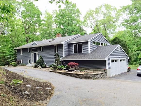 1st image of 16 Winchester Dr