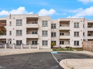 231 N Thomas St UNIT 105, Arlington, VA 22203