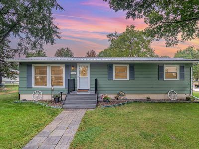 1309 Sunrise Dr, Glencoe, MN, 55336