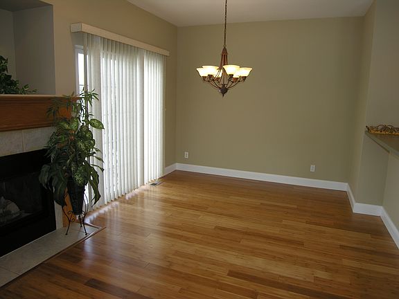 4th image of 1074 Castleshire Dr