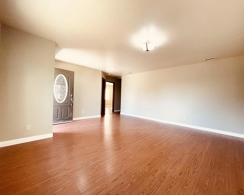 419 N Nicholson Ave — Photo 2