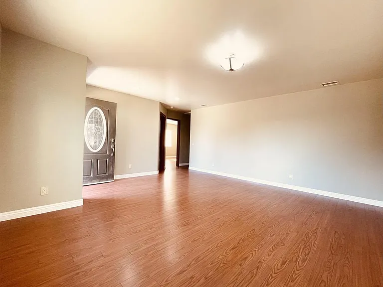 419 N Nicholson Ave — Photo 2