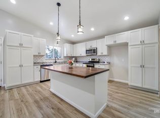 525 Michigan St, Gooding, ID 83330