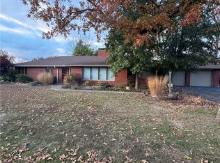 705 Hickory Dr, Newton, IL 62448