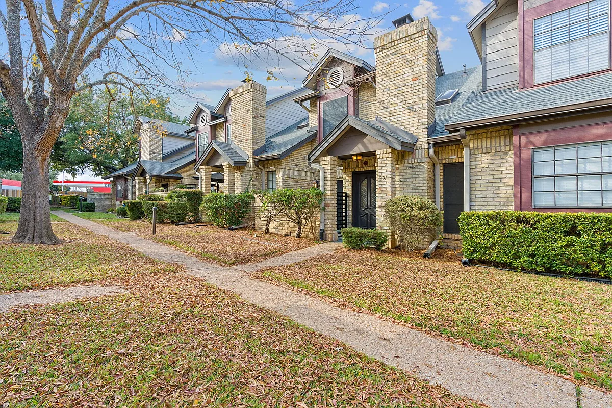 Building Photo - 10819 Crown Colony Dr #22
