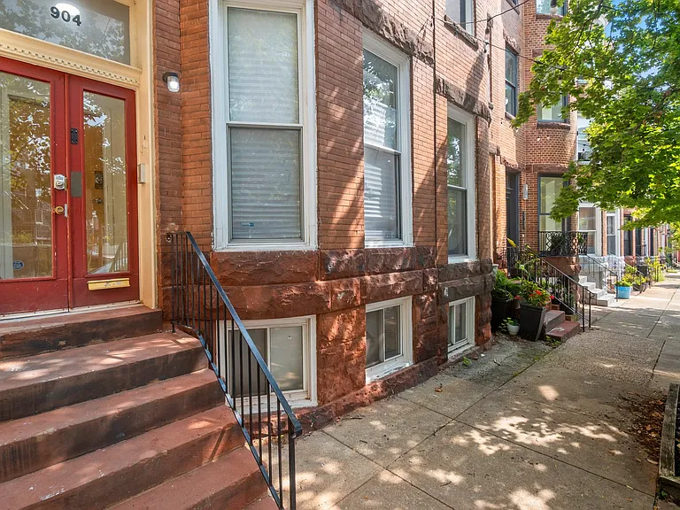 904 Newington Ave #B — Photo 2