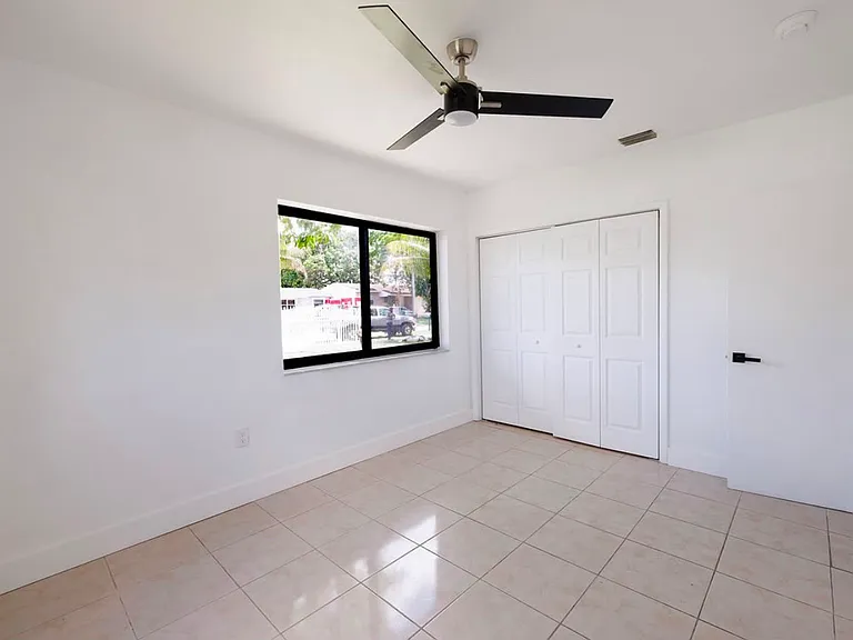 2015 NW 132nd St — Photo 10