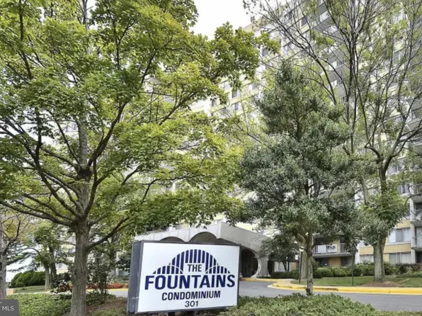 301 N Beauregard St APT 703, Alexandria, VA 22312