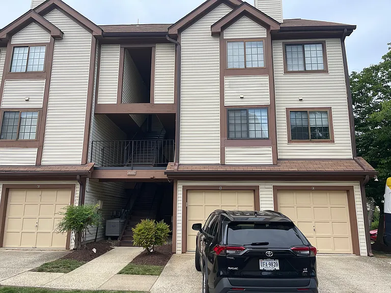 6000 Curtier Dr #B — Photo 1