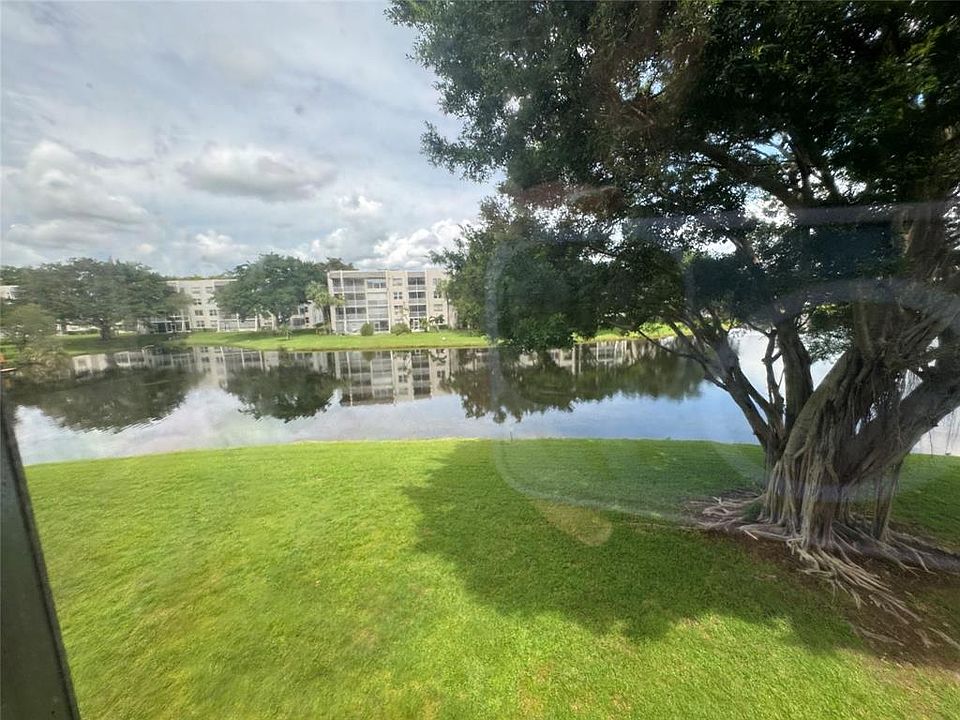 1st image of 9235 Lagoon Pl APT 310