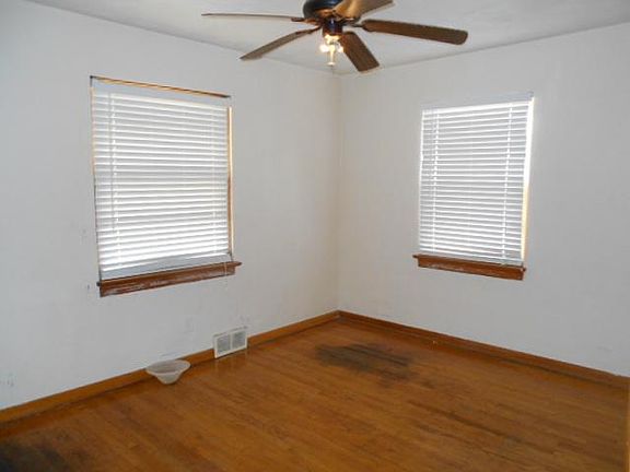 3rd image of 1803 Coleridge Dr