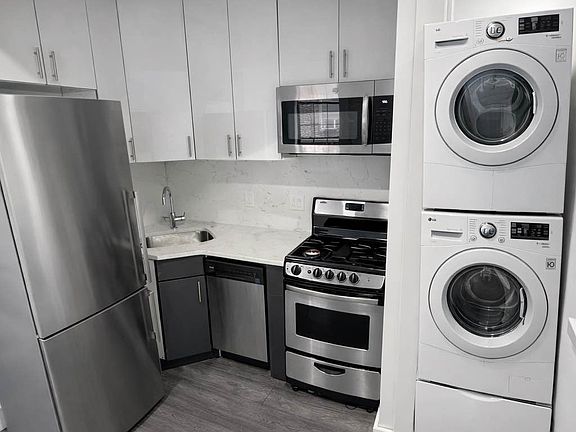 2nd image of 11920 Union Tpke APT E3d4