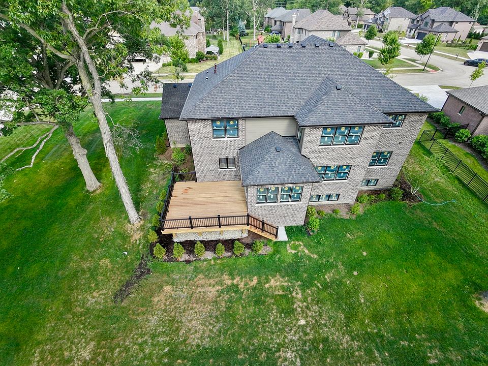 2nd image of 210 Mark Ln