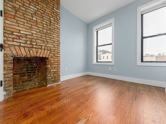 4th image of 2424 Dean St #2B