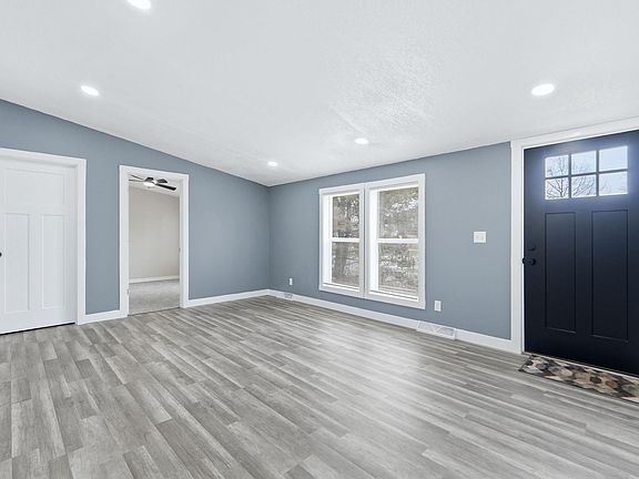 5th image of 401 S 5th St