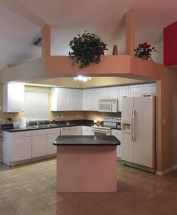 4th image of 813 Naples Ave S