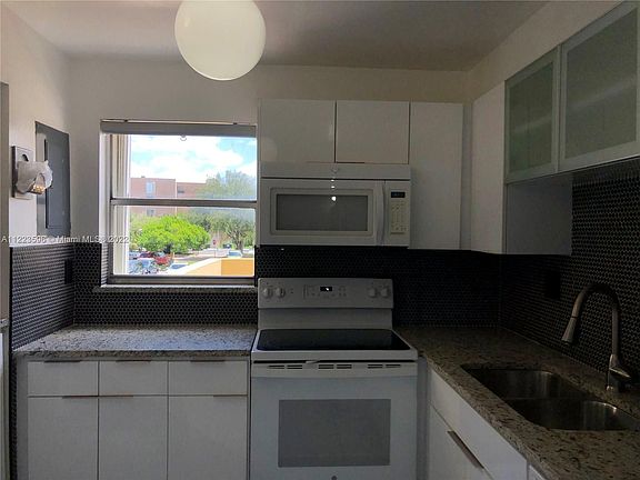 5th image of 9190 Fontainebleau Blvd APT 201