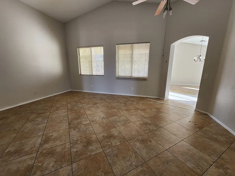 12547 W Glenrosa Dr — Photo 2