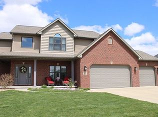 1235 Weatherspoon Dr, Morton, IL