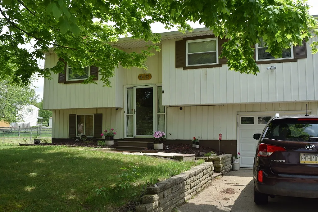 415 2nd Ave photo 1