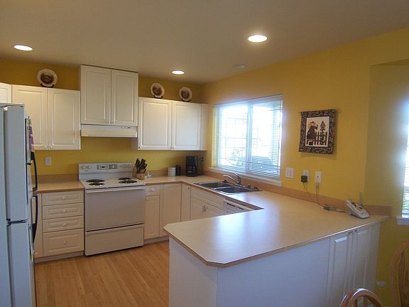 Sunny kitchen with plenty of storage