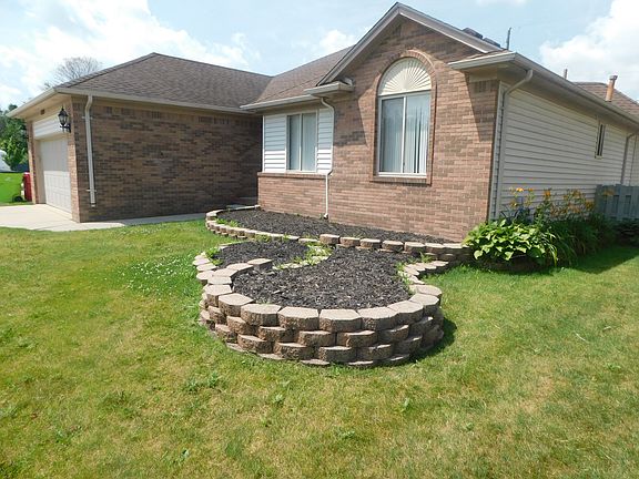 4th image of 52025 Hickory Dr
