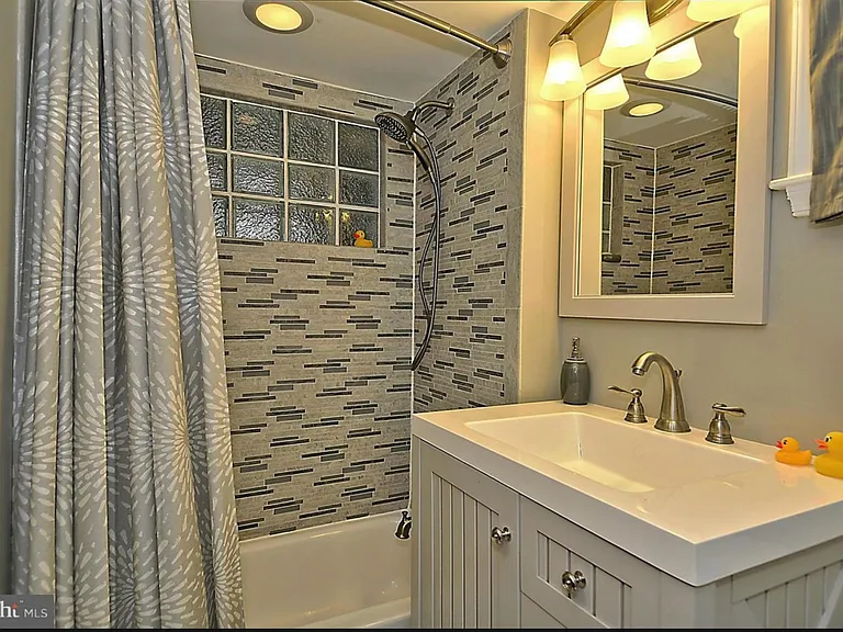 3610 24th St NE — Photo 28