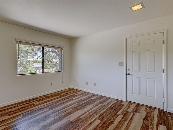5th image of 645 Ash St APT 6