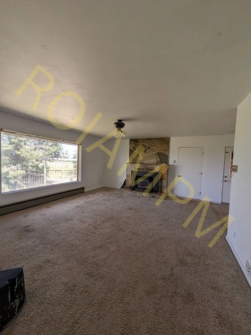 Charming 3-bed 2-bath Home at the Edge of Town — Photo 2