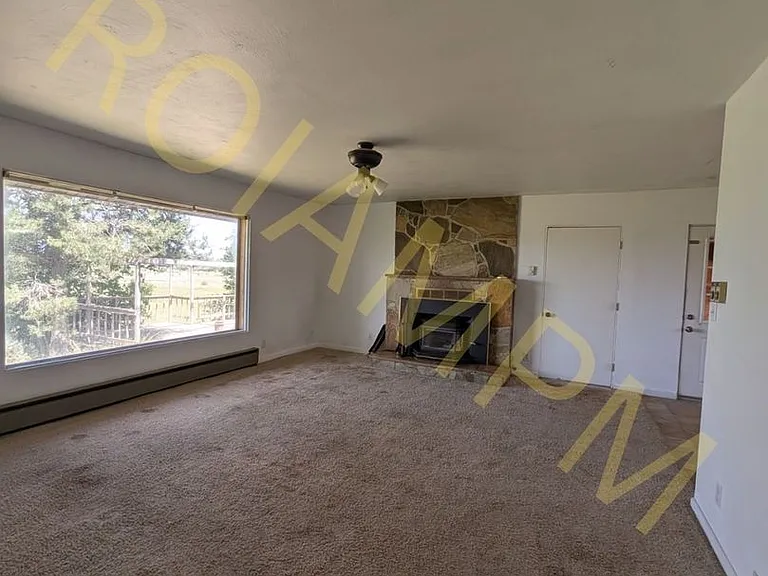 424 N Main St — Photo 2