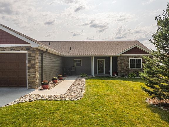 2nd image of 2033 Long Lake Rd