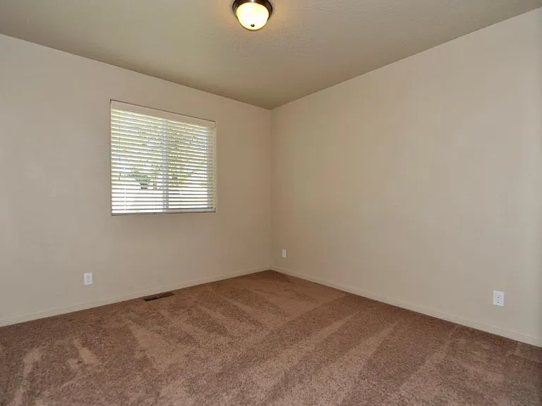 1288 N Pyroclast St — Photo 17