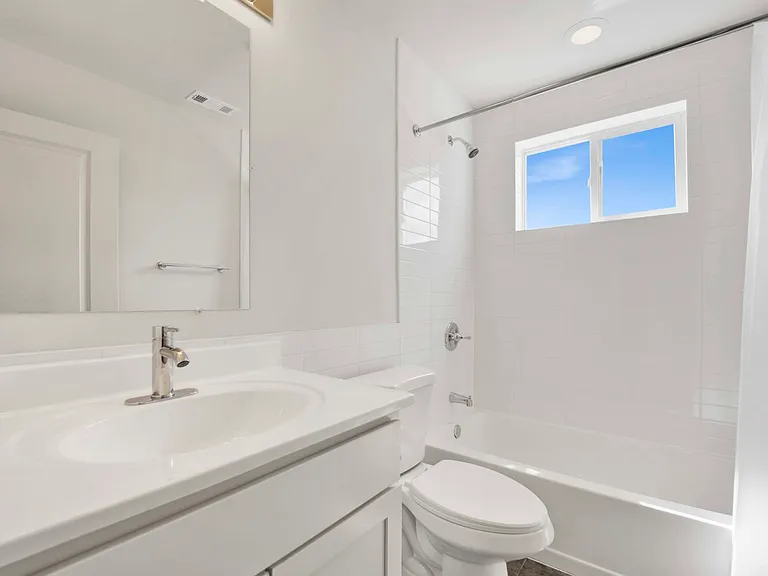 3124 N California Ave #2F — Photo 12