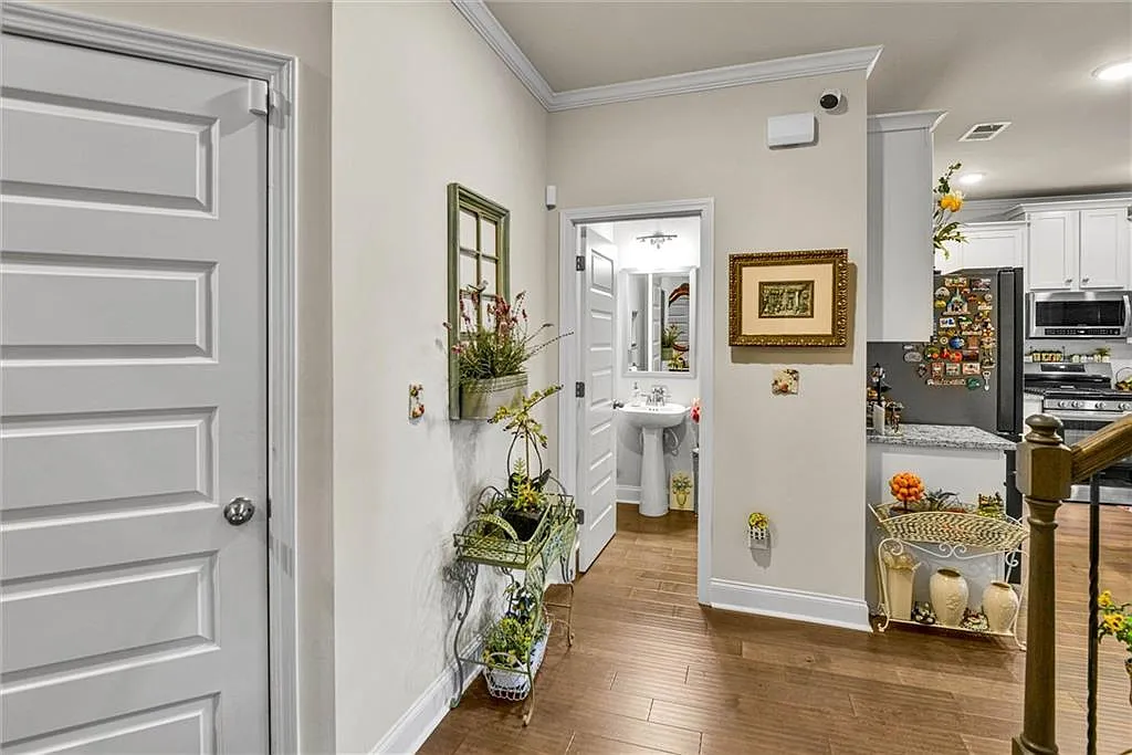 3 bed, 2.5 bath, 1974 sqft, $2,700 — Photo 4