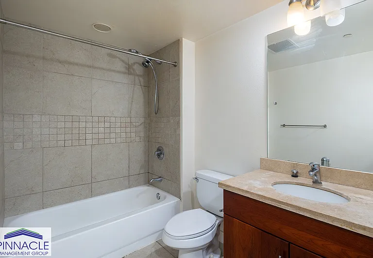 600 Queen St #904 — Photo 10