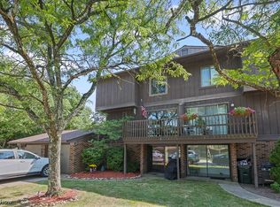 7306 Creekwood Dr, North Royalton, OH 44133