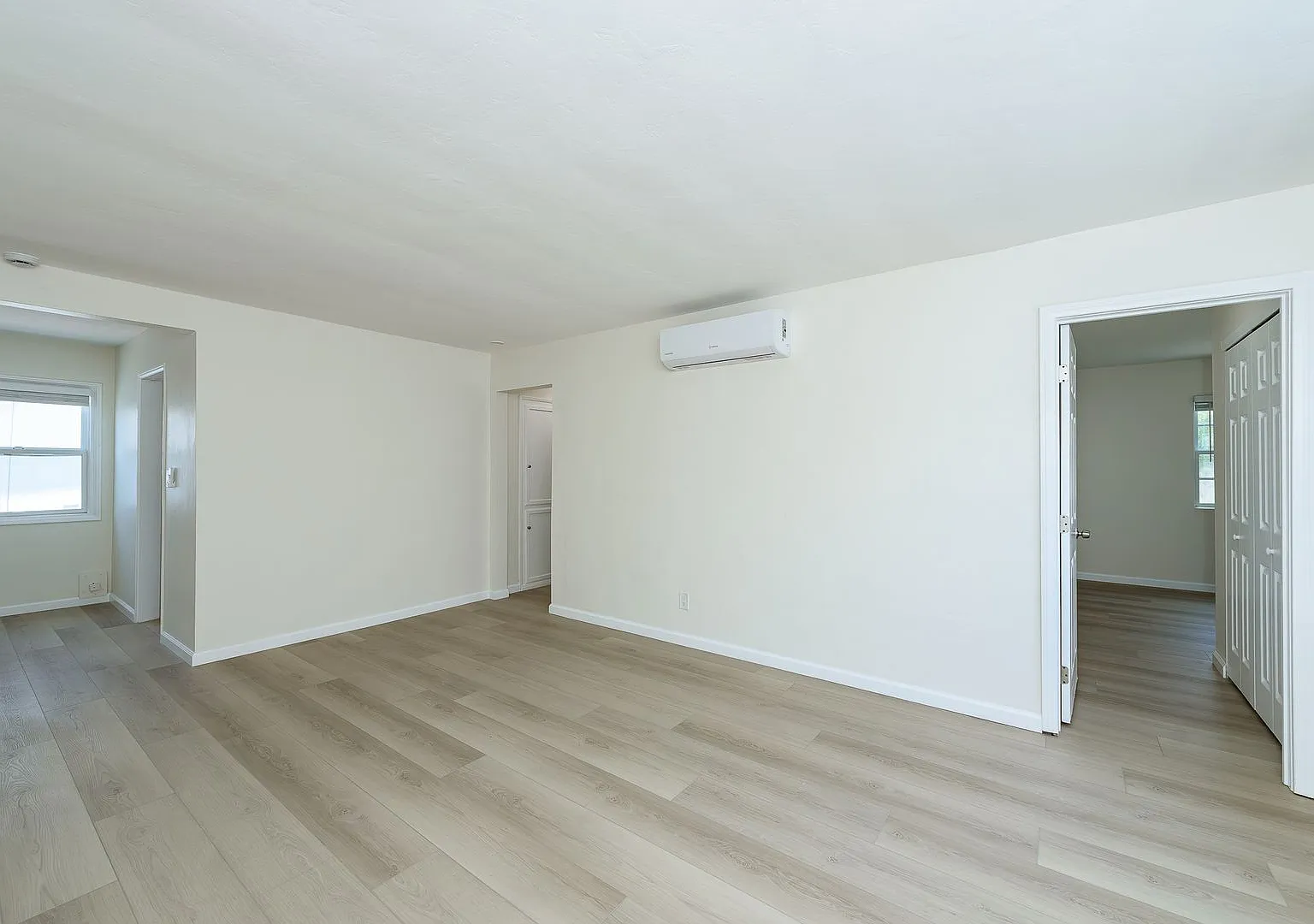 E Ave Beach Homes — Photo 4