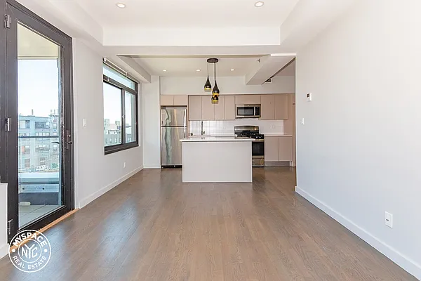 Rented by MySpaceNYC | media 7