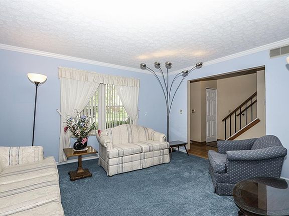 5th image of 903 Sarbrook Dr