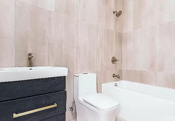 3rd image of 409 Stockholm St #4R