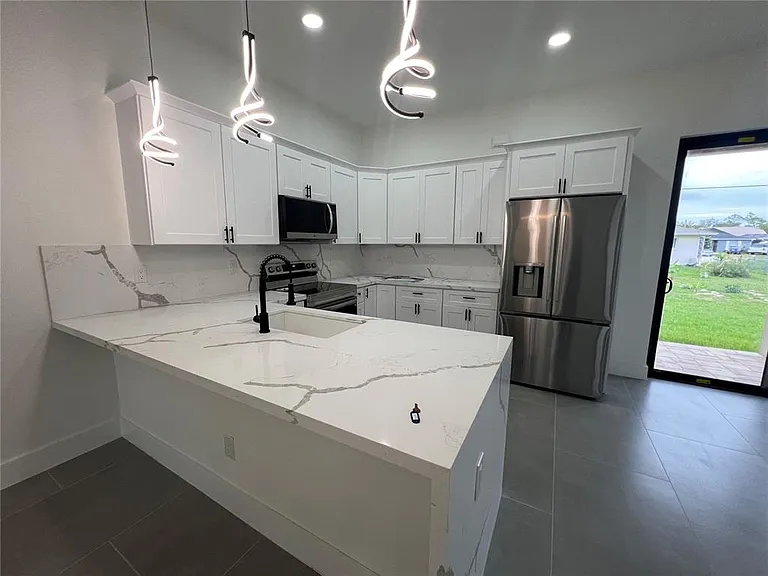 21492 Dollard Ave — Photo 5