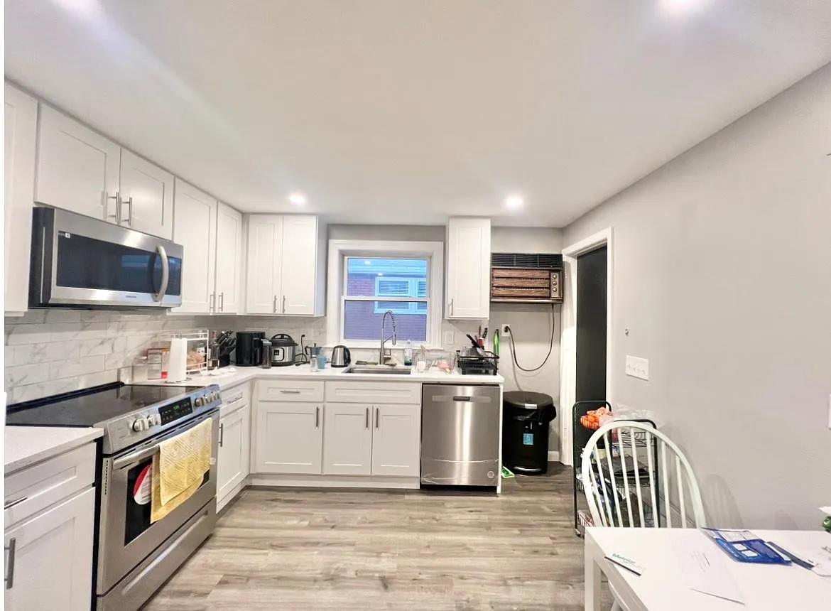 Building Photo - 82 Sparkill St #2