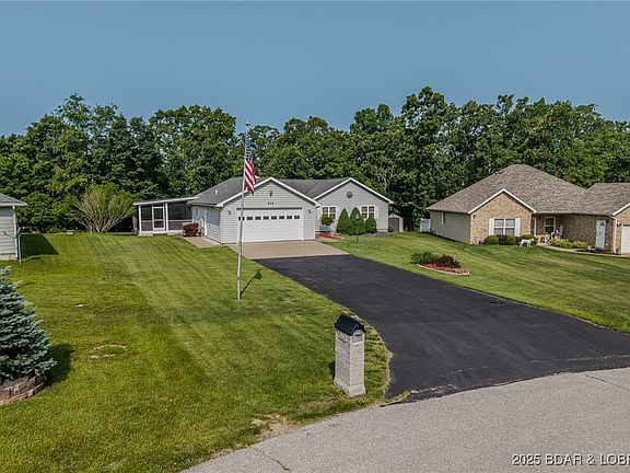 2nd image of 414 Nicklaus Dr