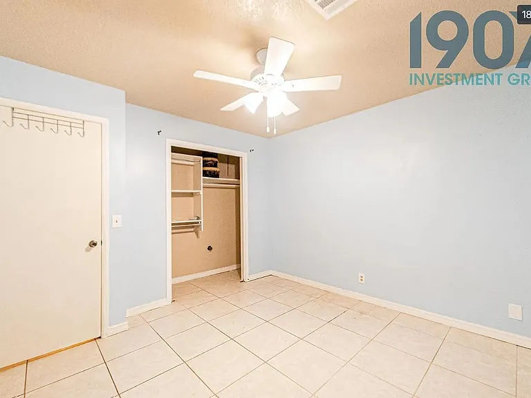 4405 Manchester Ct — Photo 18