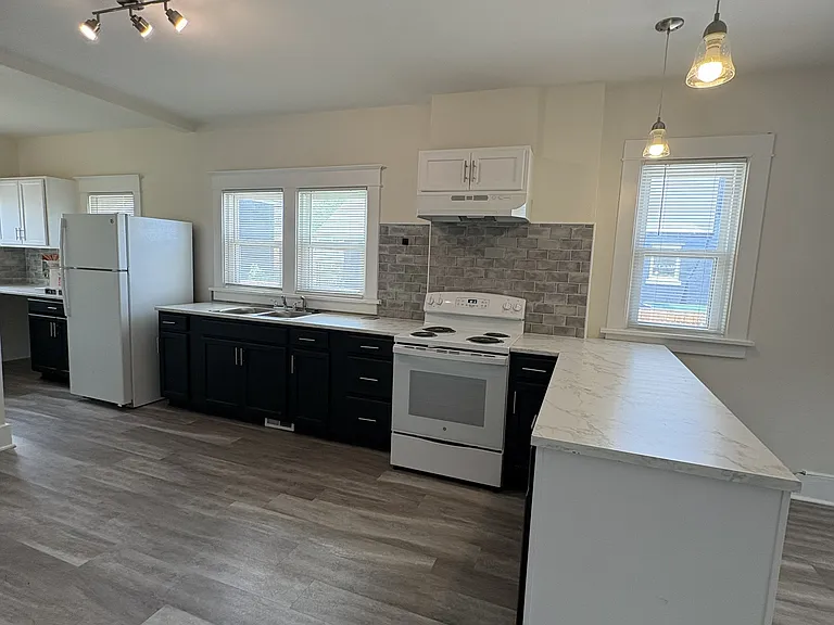 3509 N Josephine St — Photo 4