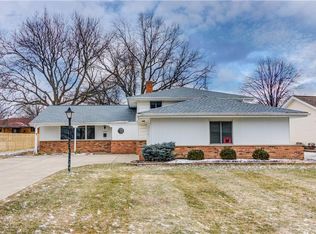15487 Sandalhaven Dr, Middleburg Heights, OH 44130